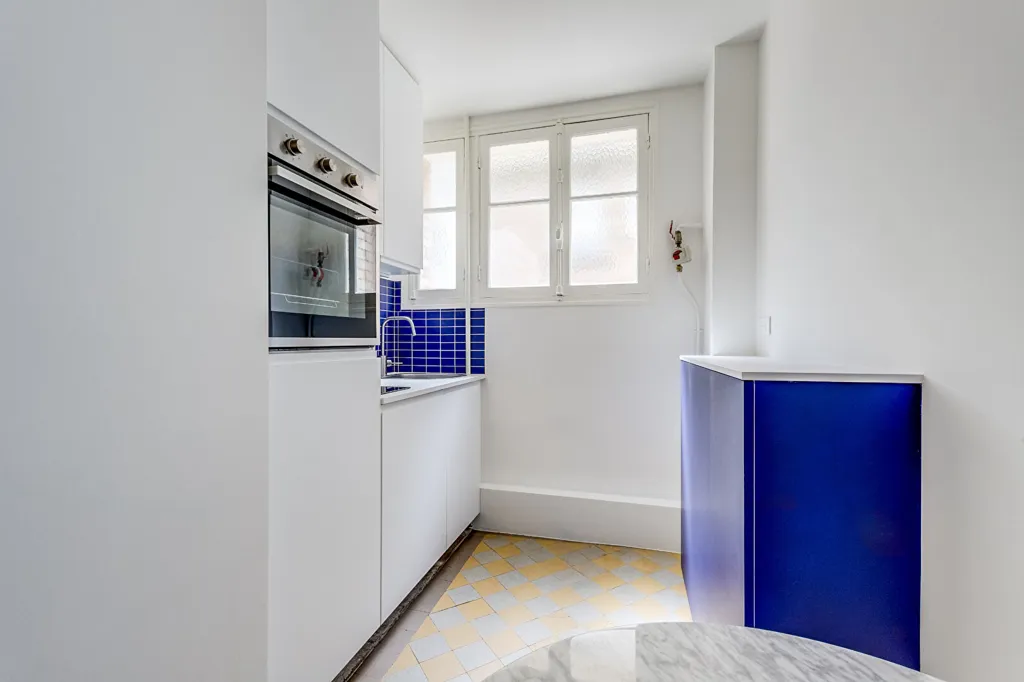 Cucina - Studio with Courtyard View in Paris 11th