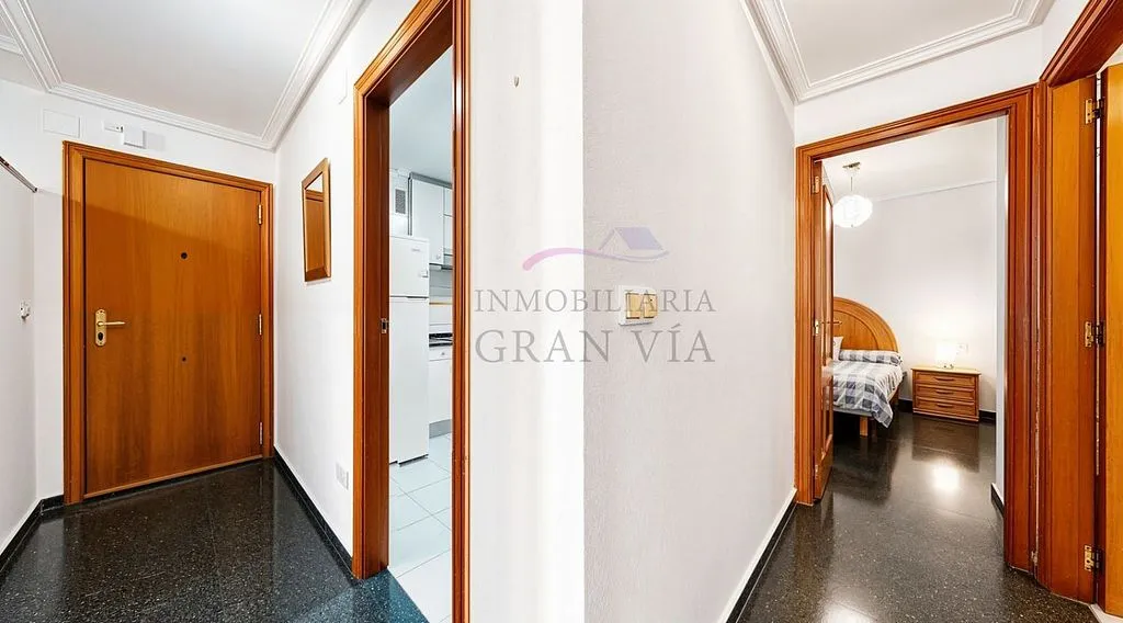 Esik - Reformed Flat with Balcony in El Botànic