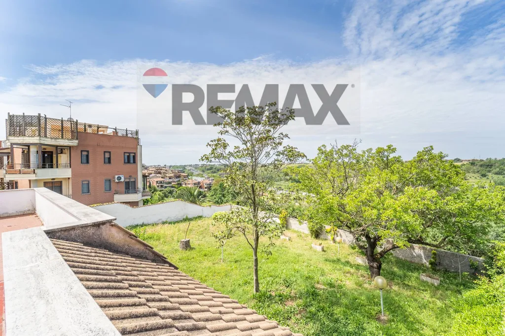 Terrass - Villa with Panoramic View in Rome