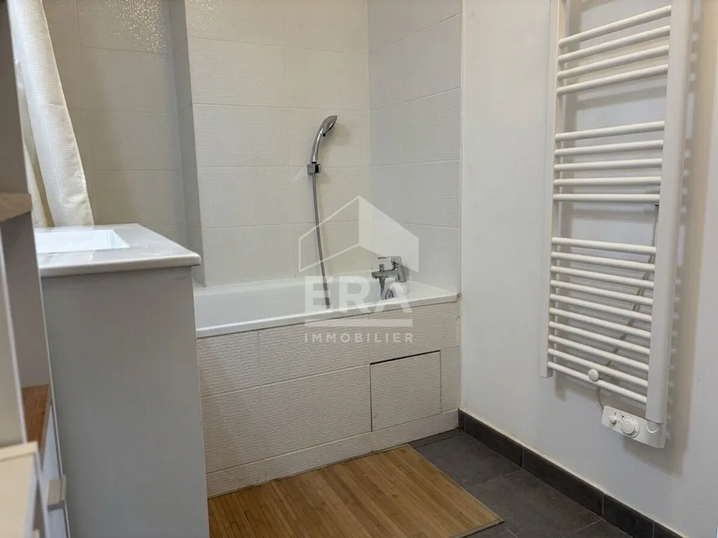 Vannitoad - Duplex with Private Garden in Vert-le-Petit