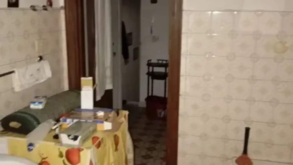 Bathrooms - Adjacent House with Balcony in Teano