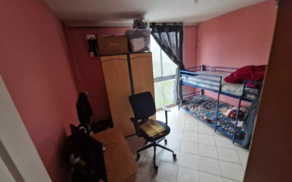 Magamistoad - 4-Bedroom Apartment with Balcony in Nogent-sur-Oise