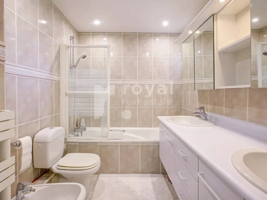 Vannitoad - Apartment with Golf View in Royal Mougins Golf