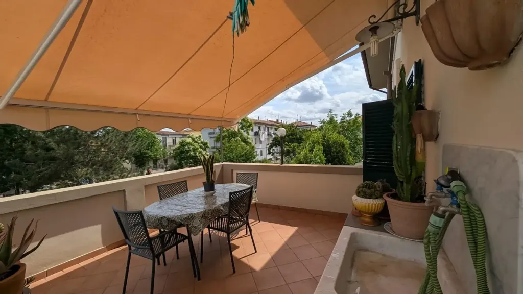 Terrass - Rustic Apartment with Terrace in Sovigliana
