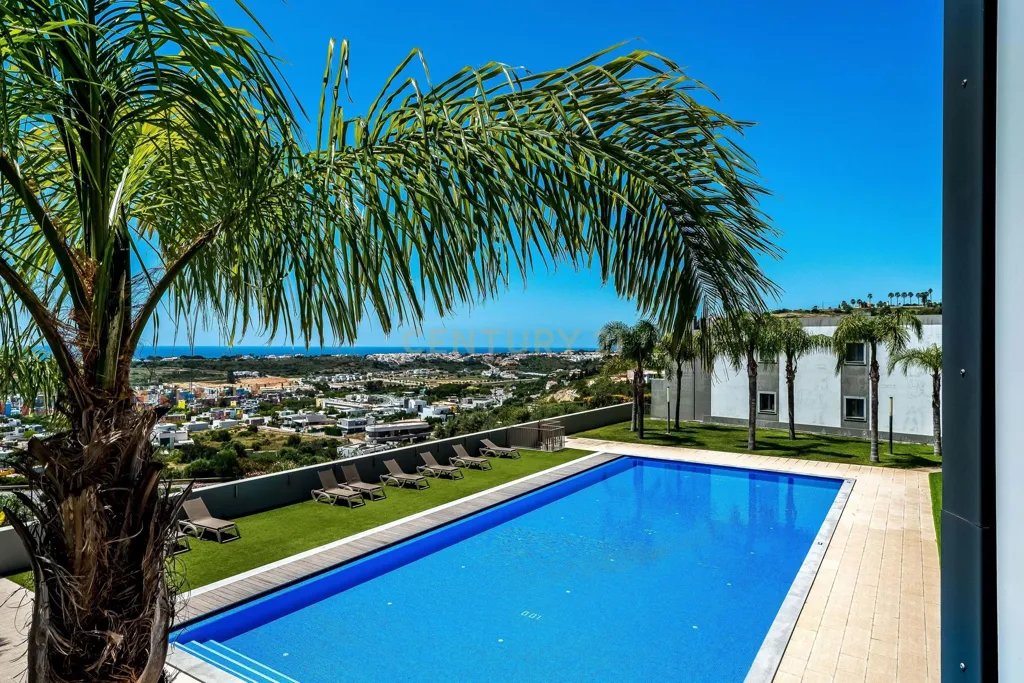 Pool - Modern Apartment with Sea View in Albufeira