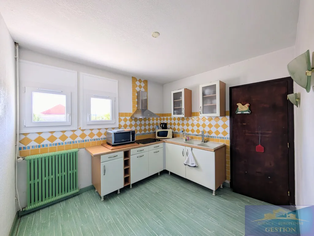 Cuisine - Propriété de 13 Pièces avec Piscine à 15 min de Tarbes