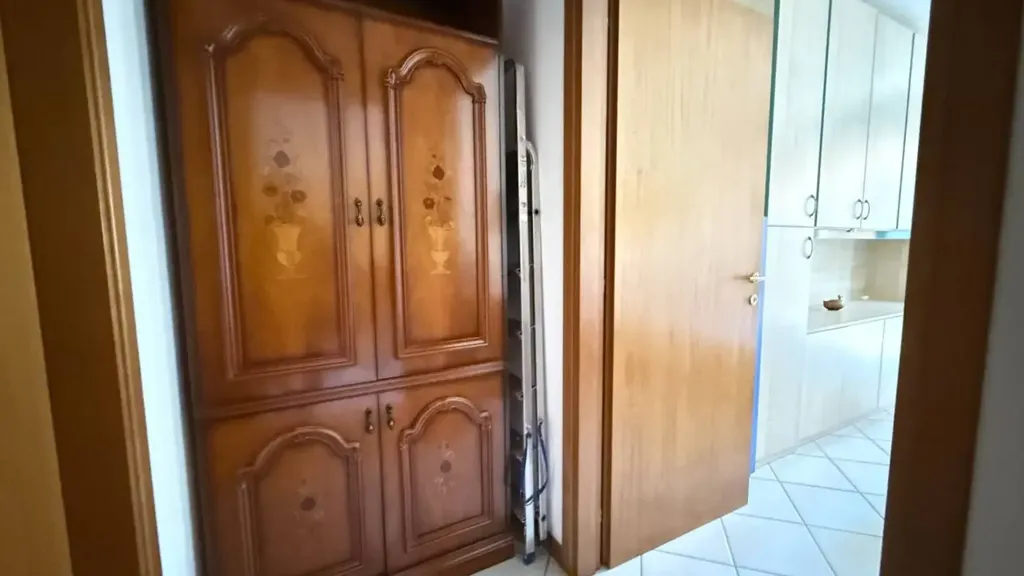 hallway_entrance