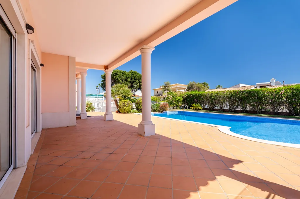 Bassein - Detached Villa with Pool in Albufeira