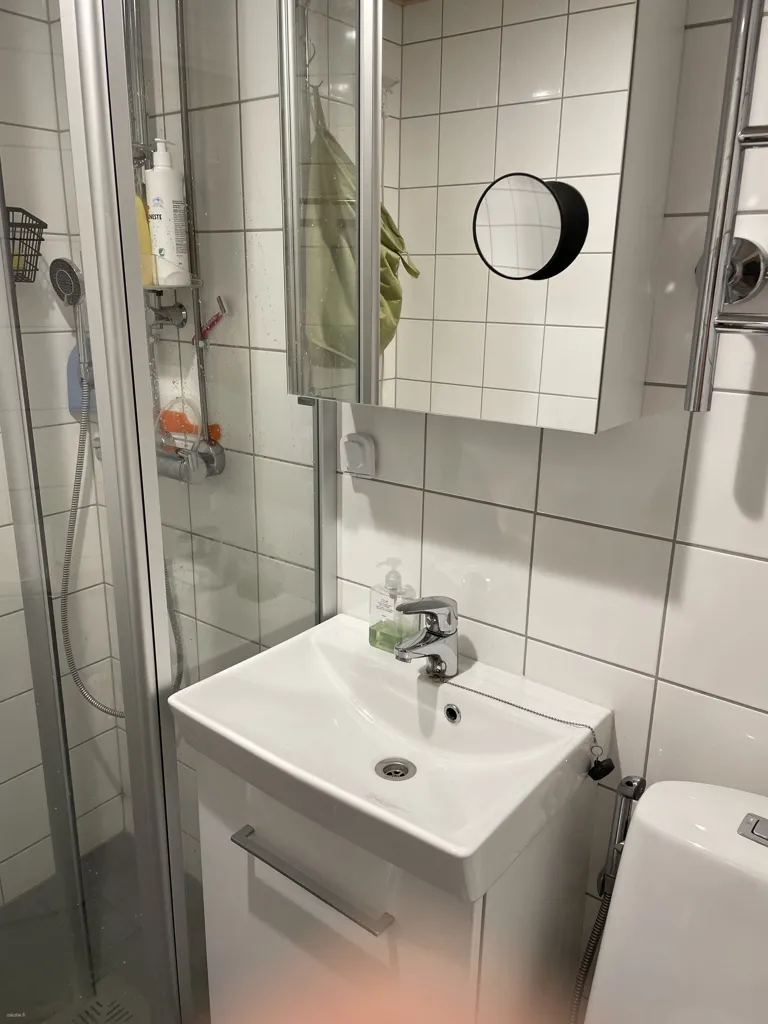 Salles de bain - Modernised Apartment with Balcony in Kauniainen