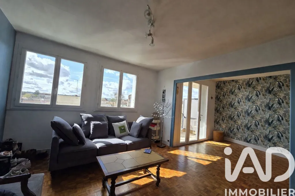 Séjour - Appartement 3 Pièces avec Balcon à Bergerac