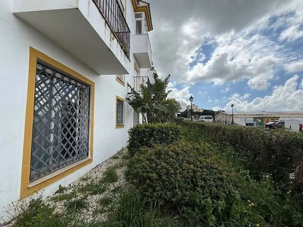 Välivaade - Ground Floor Flat with Garden View in Facinas
