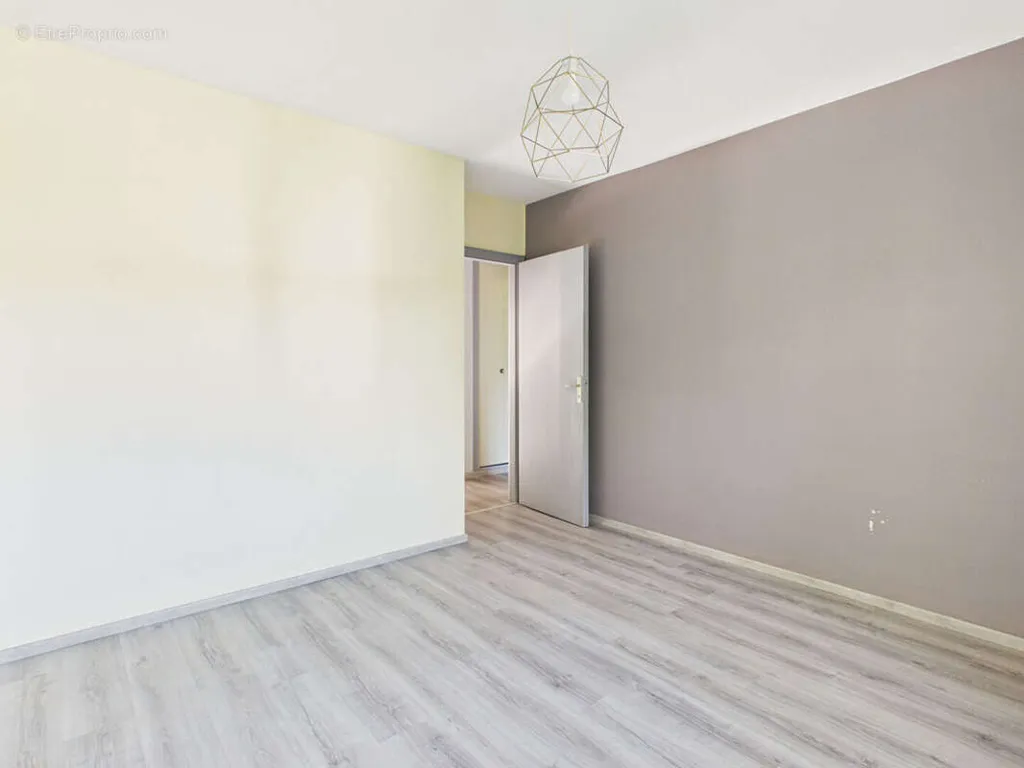 Rooms - Apartment with Terrace in Illkirch-Graffenstaden