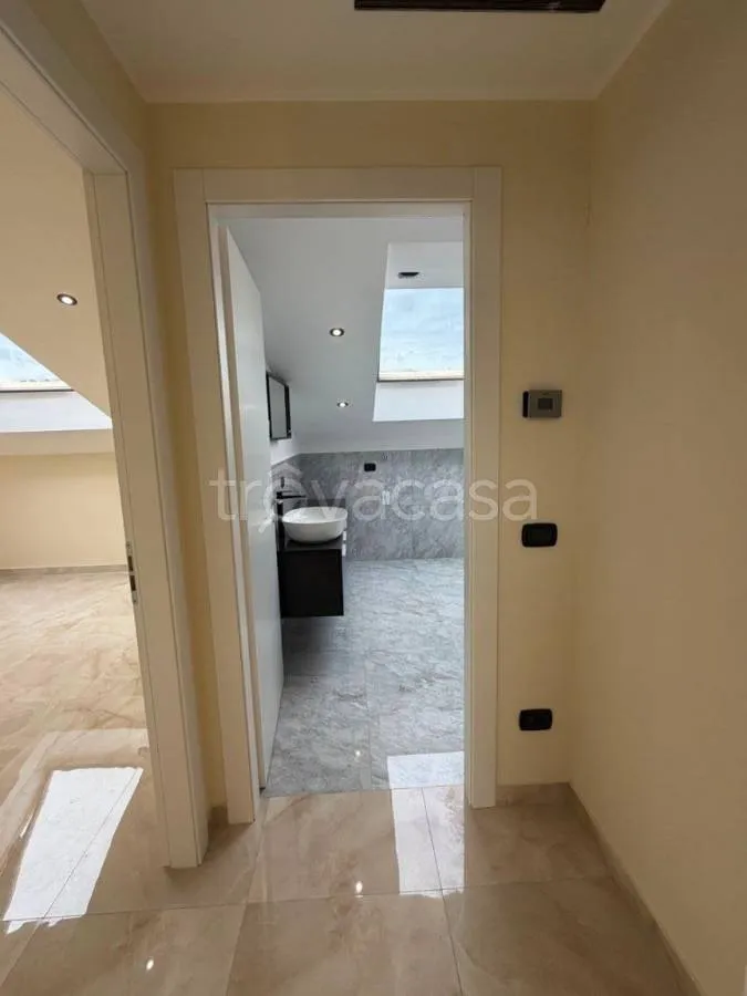 Esik - Modern Mansard Apartment with Terrace in Borgo Ticino
