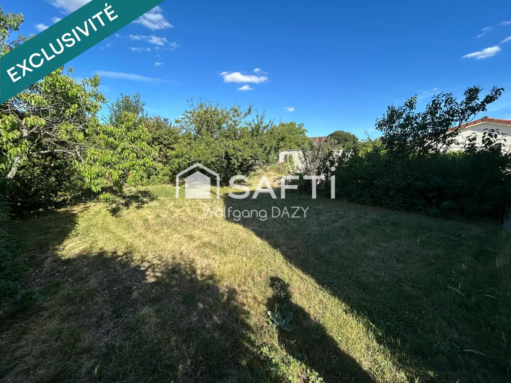 Giardino - House with Garden in Bonneuil-Matours
