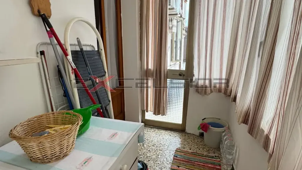 Bureau - Terraced Villa with Two Apartments in Adria