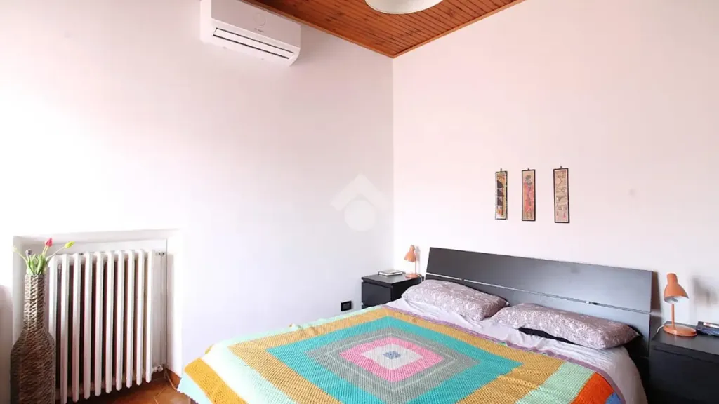 Chambres - 3-Room Apartment with Balcony in Santena