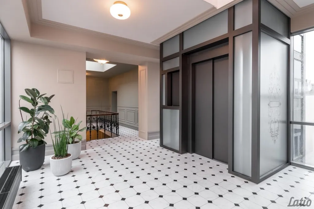 Esik - Renovated Jugendstil Flat in Riga Centre