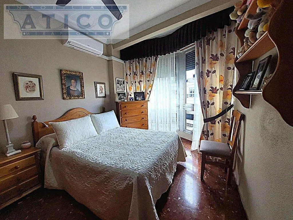 Chambres - Apartment with Terrace in Carmona Road Area