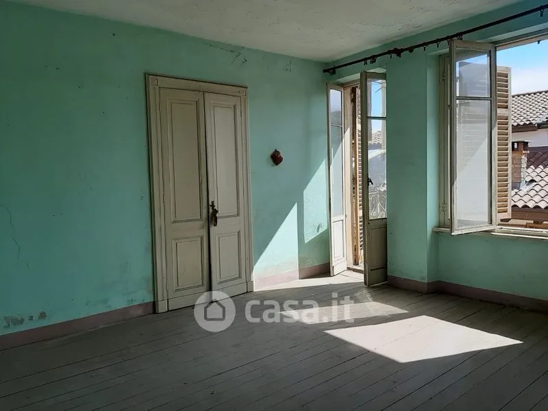Toad - Terraced House for Renovation in Pettinengo