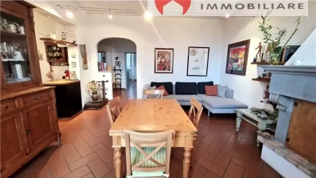 Salle à manger - Panoramic 4-Room Apartment in Scandicci
