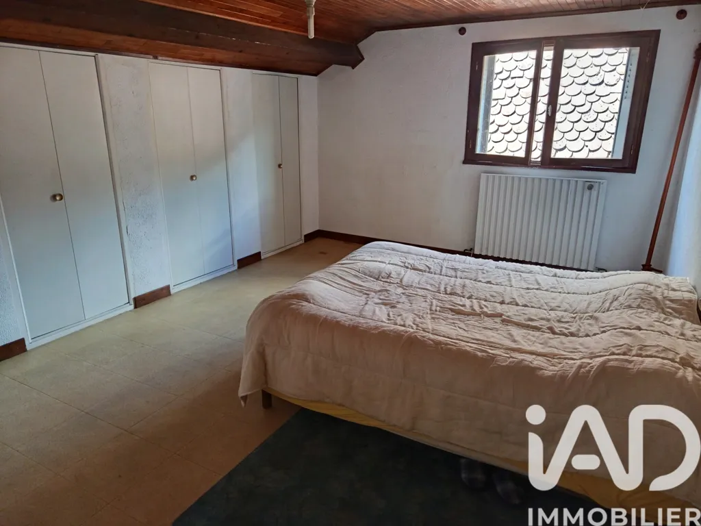 Chambres - Maison en Pierre dans le Centre Ancien de Chirens