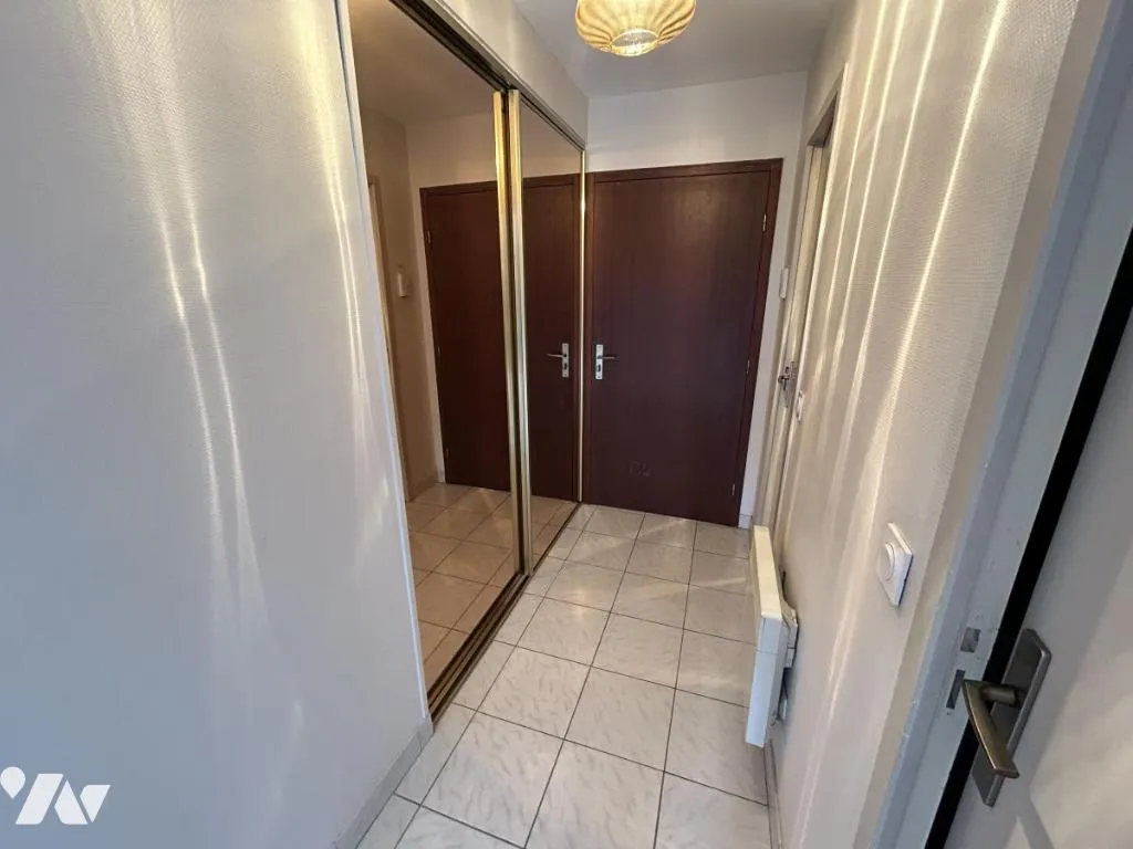 Hallway - Studio with Balcony in Laval