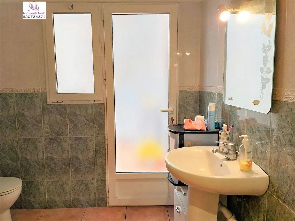Salles de bain - Furnished Flat with Patio in Florida Alta
