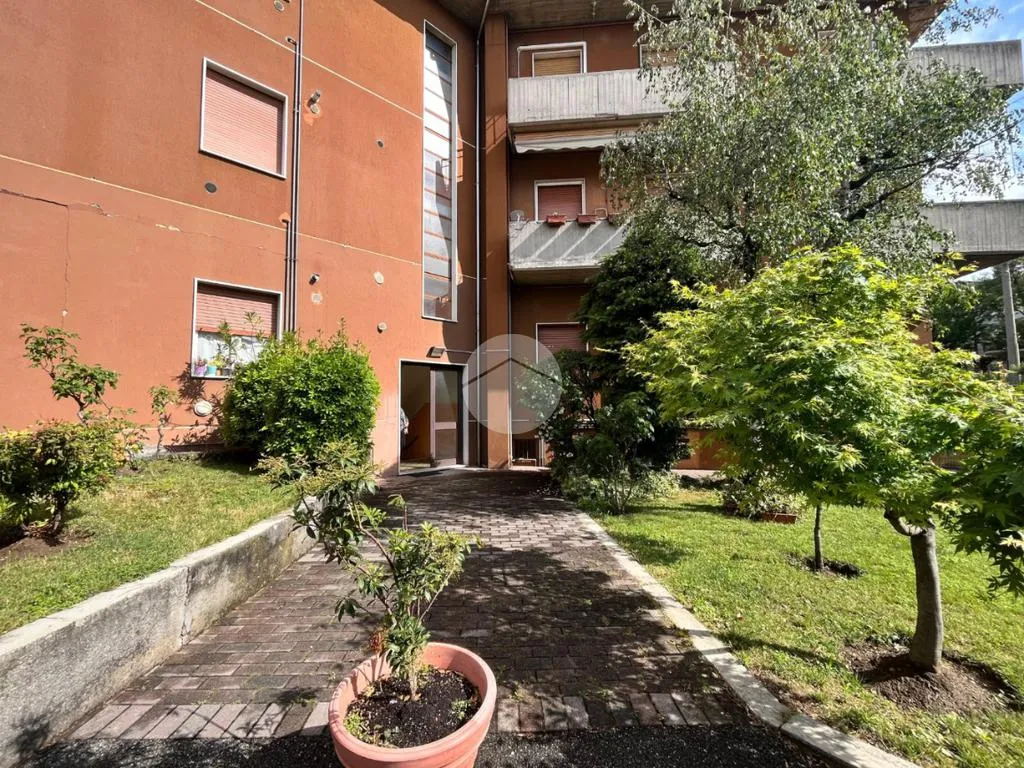 Jardin - Spacious 2-Bedroom Flat with Balcony in Erbusco