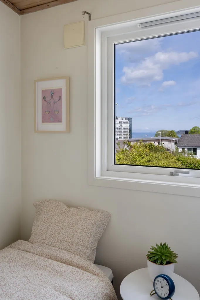 Chambres - Family Home with Corner Plot in Tasta/Vardeneset