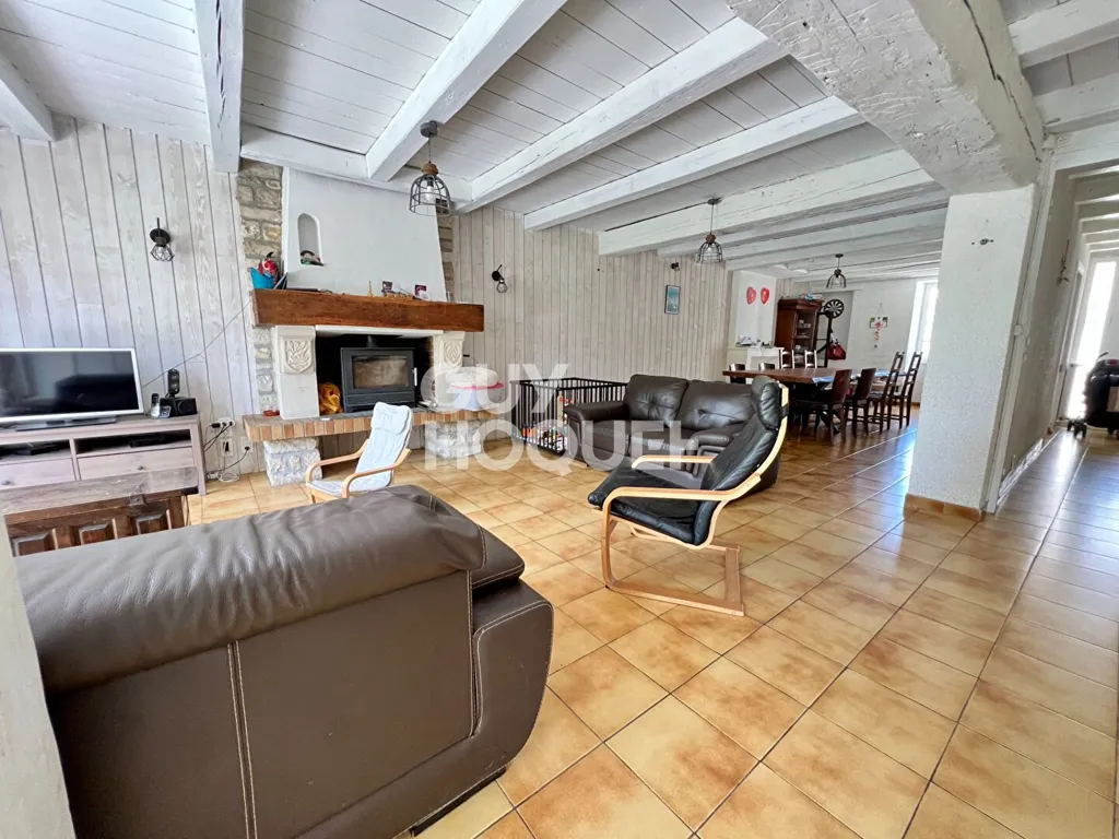 Elutuba - Charming Stone House with Terrace in Bourgneuf