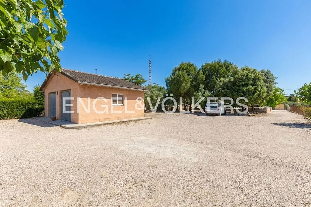 Välivaade - Equestrian Estate with Pool in Enguera
