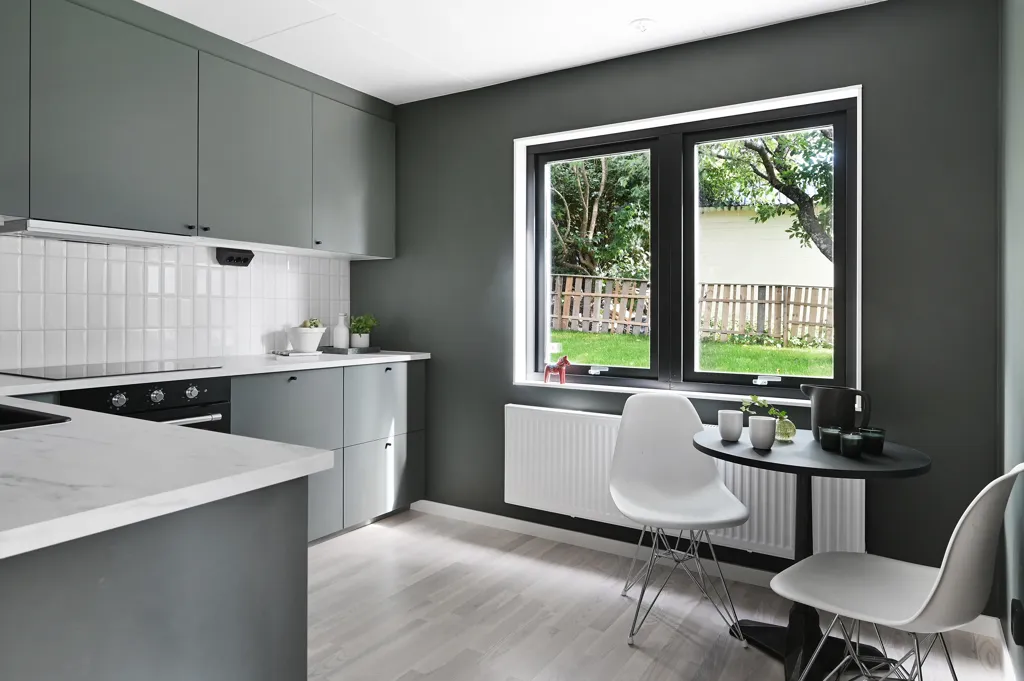 Cuisine - Fully Renovated Villa with Sunny Garden in Järfälla