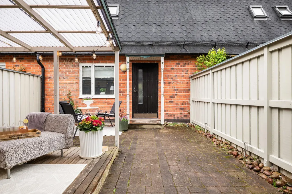 Terrasse - Terraced House with Private Courtyard in Stenkulla