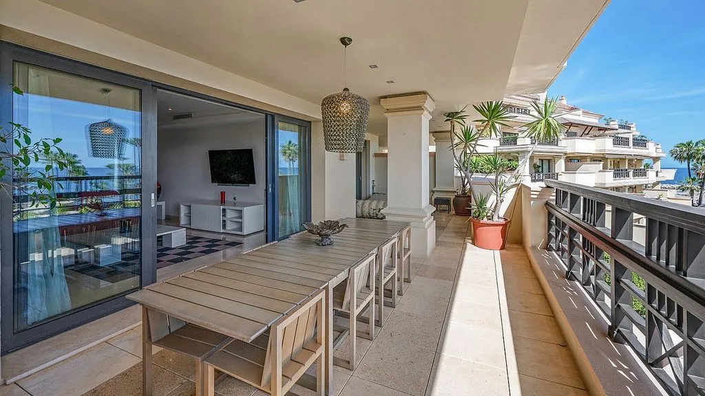 Balcon - Luxury Apartment with Sea View in Puerto Banús