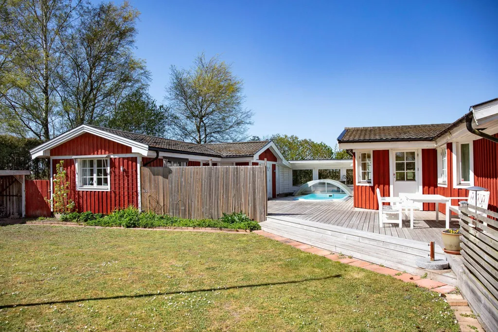 Jardin - Villa with Pool and Sea View in Beddingestrand