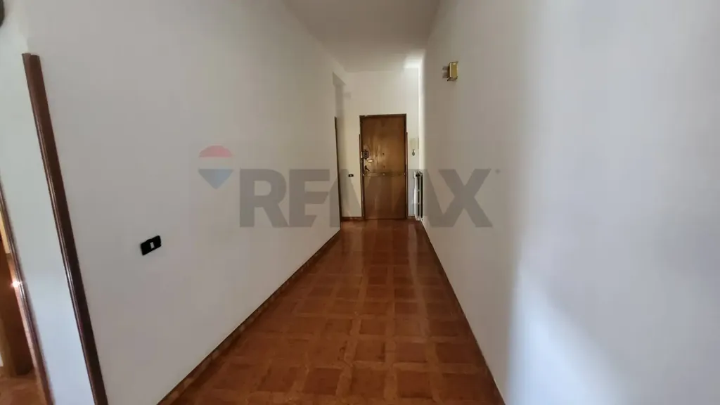Esik - Second Floor Flat with Balcony in Anzio Centre