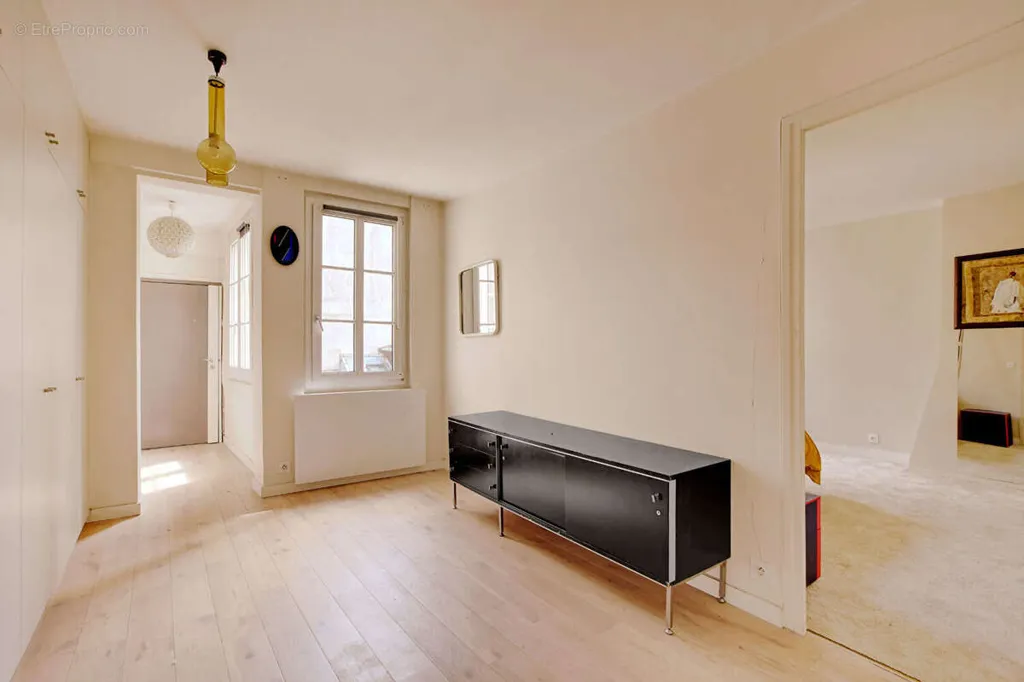 Séjour - Appartement T3 avec Beaux Volumes dans Quartier Recherché