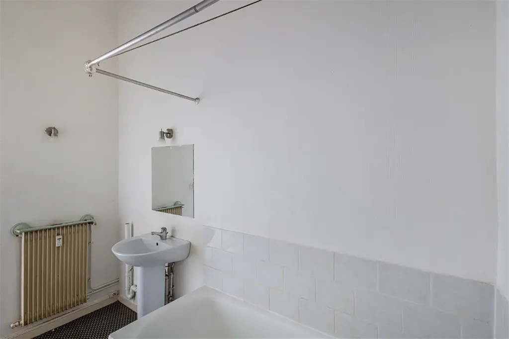 Salles de bain - Studio Lumineux avec Mezzanine à Lille République