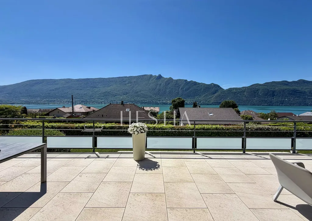 Terrass - Luxury House with Pool on Lake Bourget, Aix-les-Bains