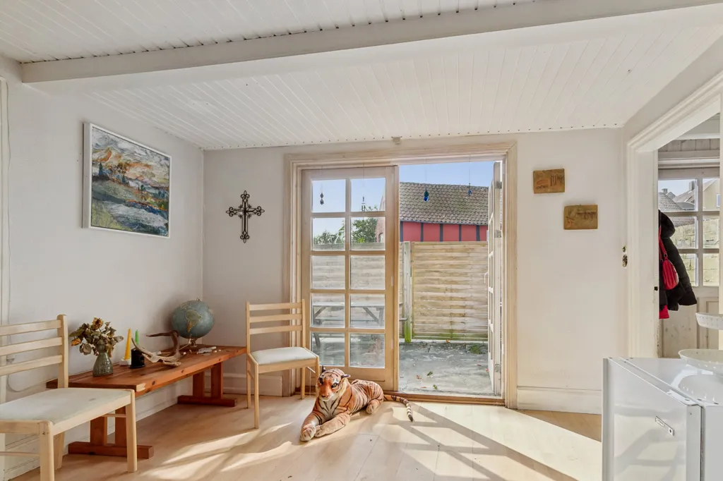 Utility Room - Charming Villa with Central Location in Aakirkeby