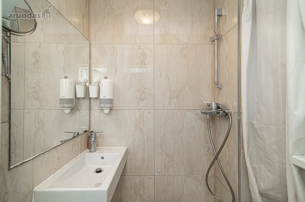 Vannitoad - 4-Bedroom Apartment with Garden in Vilnius