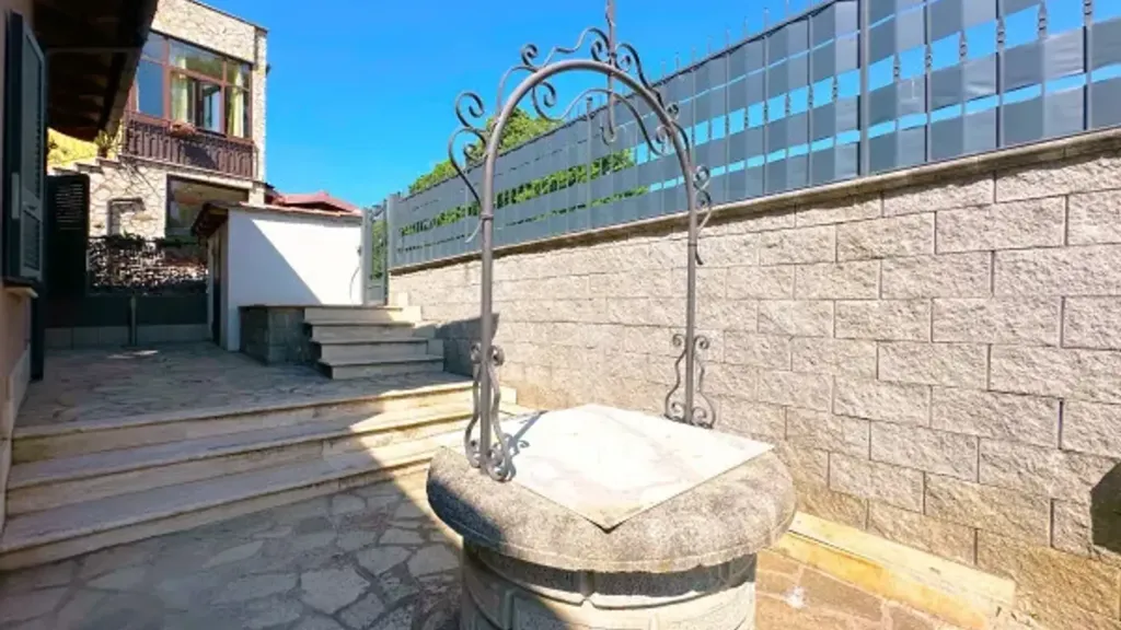 Aed - Rustic Villa with Pool in Collefiorito