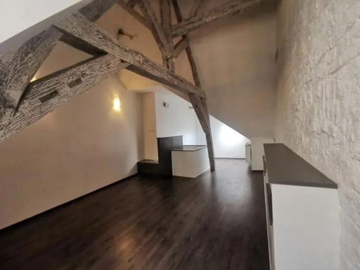 Pièces - Maison Mitoyenne avec Cuisine Équipée au Centre de Mons