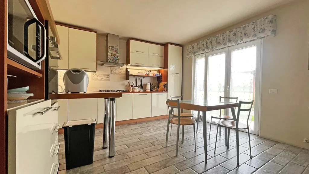 Cuisine - Rustic Villa with Solar Panels in Lucca