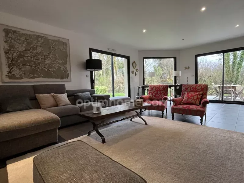 Living Room - Contemporary House with Garden in Honfleur Heights
