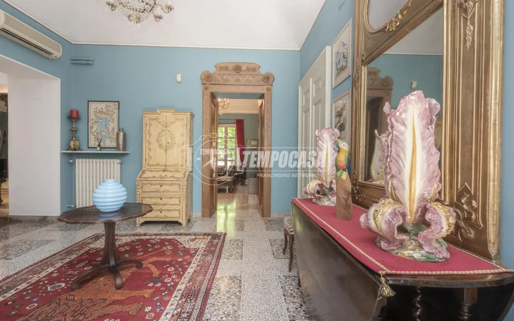 Esik - Prestigious Apartment with Terrace in Torino