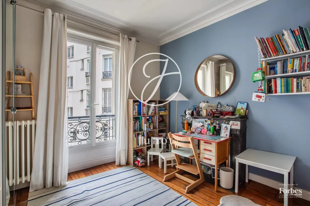 Bureau - Appartement Charmant 3/4 Pièces avec Parquet à Paris 17ème