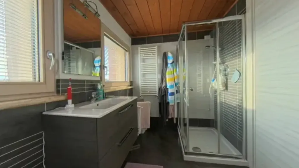 Salles de bain - Modern Attico with Terrace in Citerna