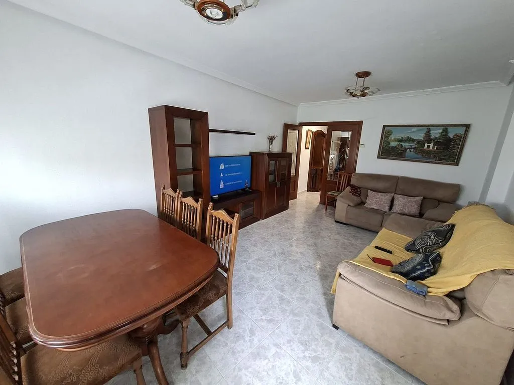 Salle à manger - Furnished Flat with Terrace in Plasencia