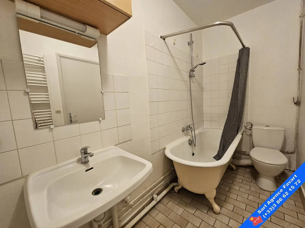 Salles de bain - Appartement 3 Pièces au 1er Étage à Joigny